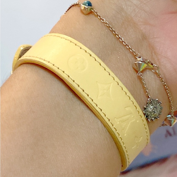 Louis Vuitton Monogram Pattern Good Luck Leather Bracelet - Picture 8 of 15